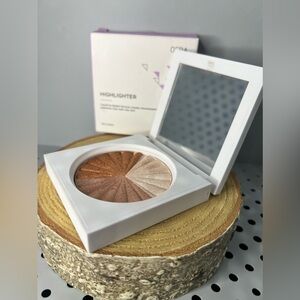 OFRA X NIKKIETUTORIALS Everglow 3 Shades Vegan Highlighter